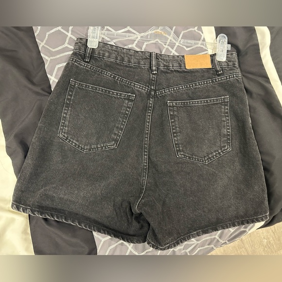 Zara shorts - Picture 2 of 3